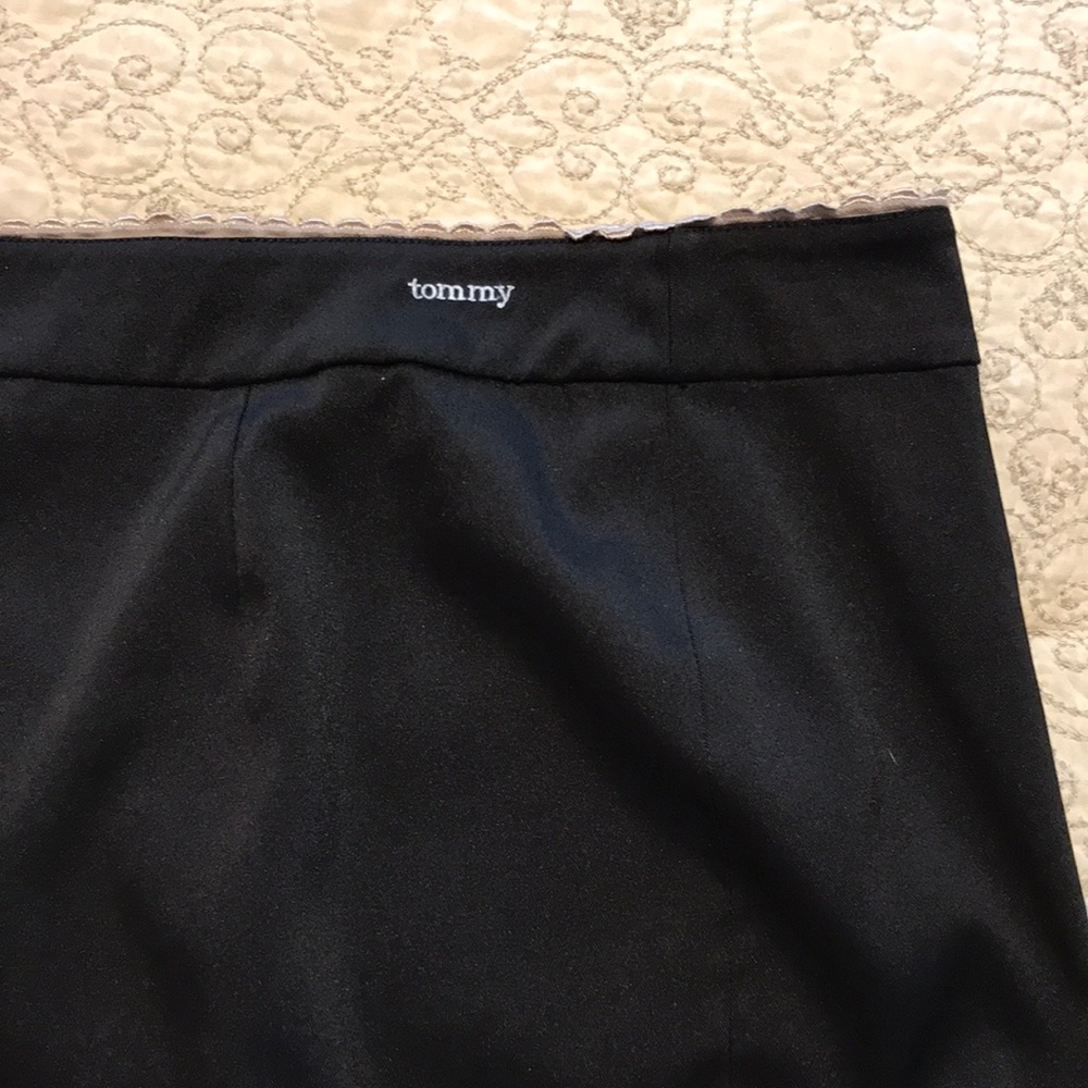 $8 FINAL CLEARANCE - Tommy Skirt - Picture 5 of 7